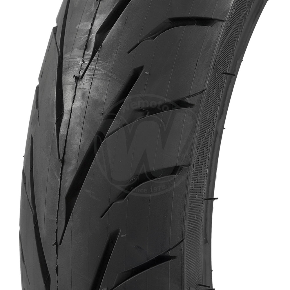 0GV7222_aj1005 two.jpg